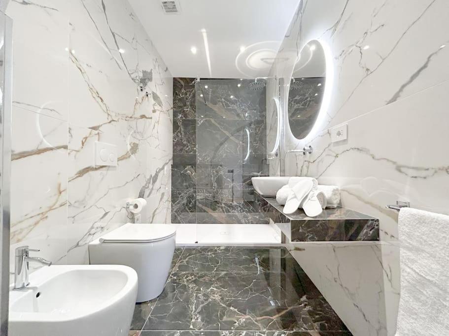 Suite Di Lusso - 50Mt Dal Mare - Free Wifi - Ac Albisola Superiore Esterno foto