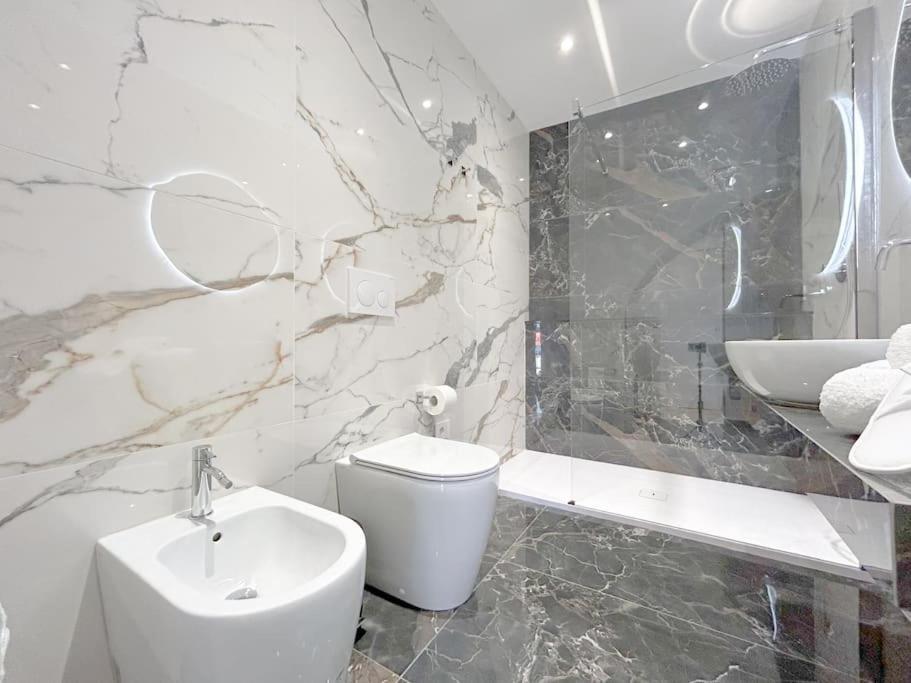 Suite Di Lusso - 50Mt Dal Mare - Free Wifi - Ac Albisola Superiore Esterno foto